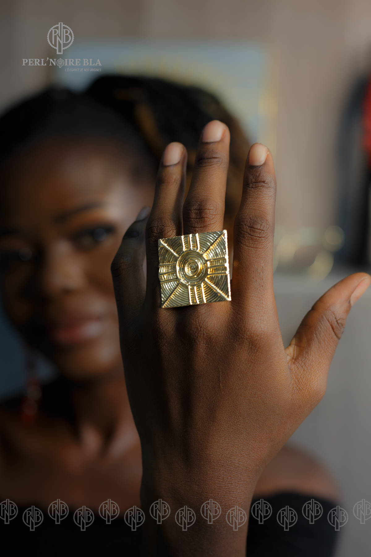 BAGUE CARRE ETHNIQUE