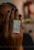 LONGUE BAGUE CARRE BRONZE
